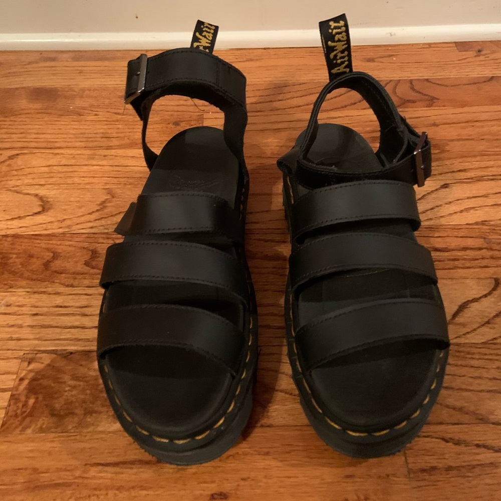 Dr. Martens Blaire Platform Sandal. Black. Women’s US 10.